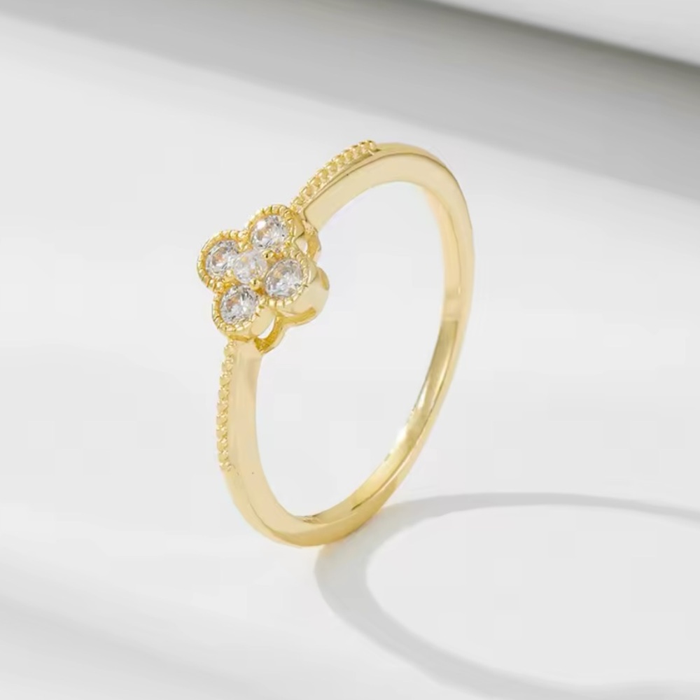 Delicate Clover Ring 925SterlingSilver/14kGold Plated HighQuality Zirconia Size7